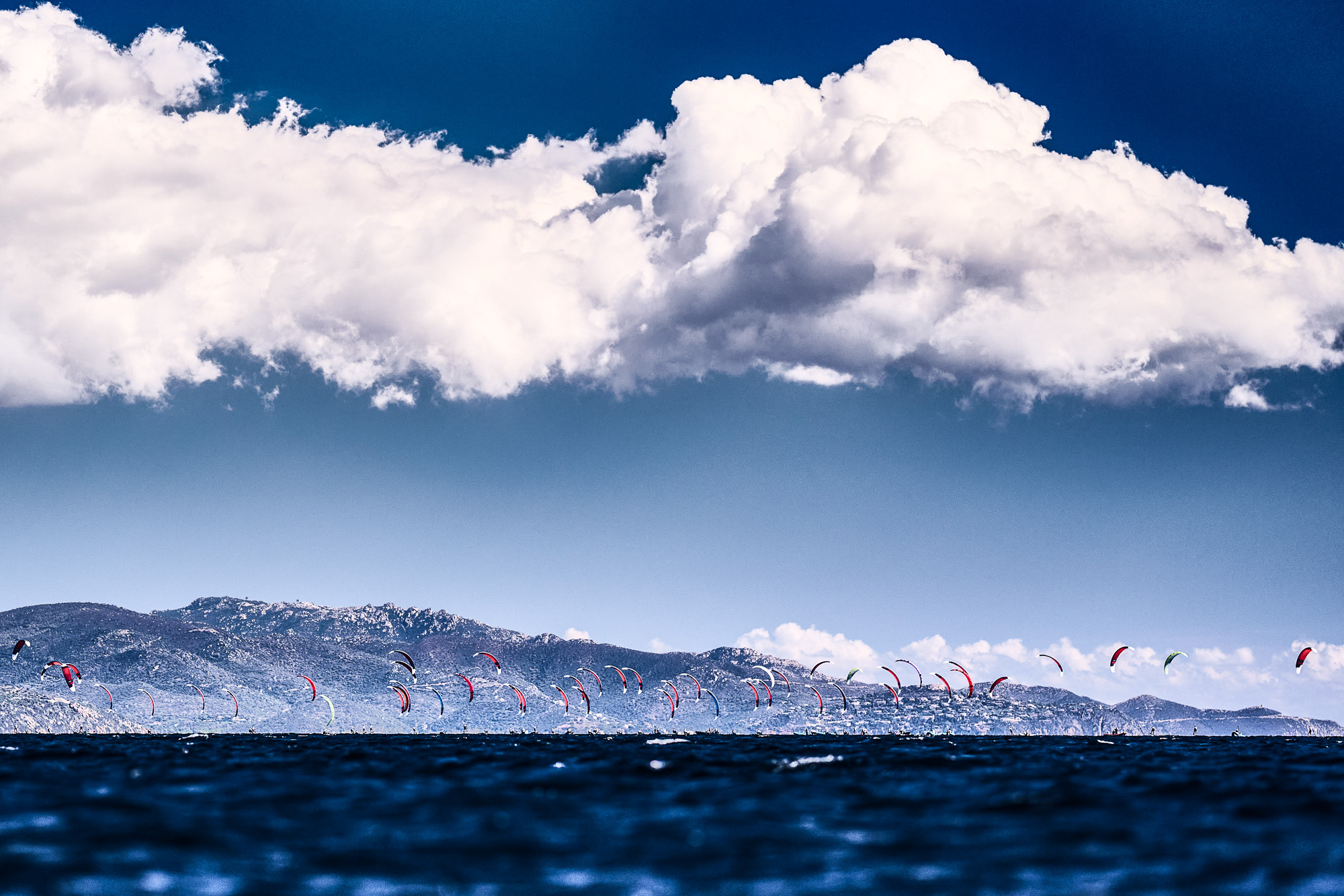 © IKA media/Robert Hajduk: Mistral breeze fought all day with the sea breeze, creating difficult conditions