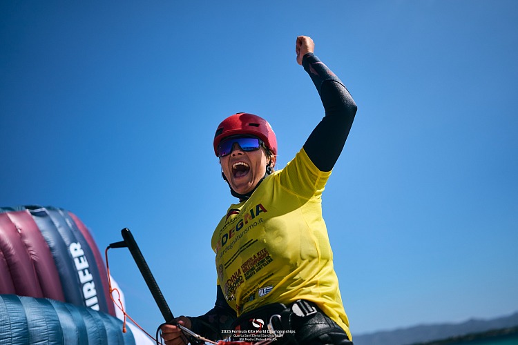 © IKA media/Robert Hajduk: Jessie Kampman celebrates her first world title